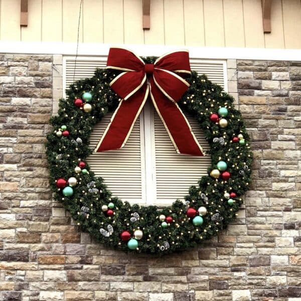 Garlands and Wreathes — commercial-grade Christmas lighting at Holiday Light Supplies