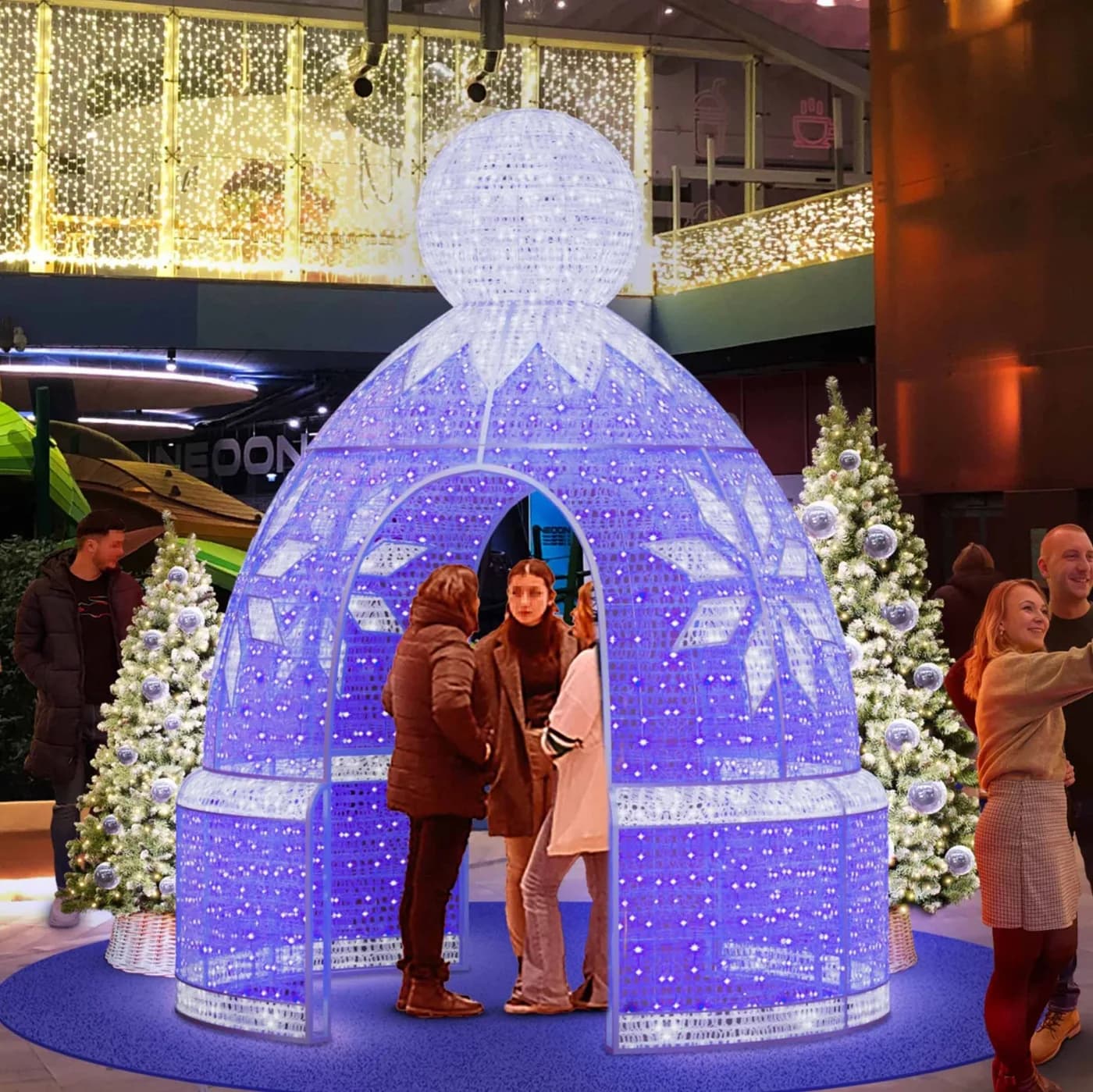 The Toque Walk-Through Display — commercial Christmas lighting from Holiday Light Supplies