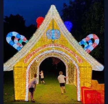 3D LED Candy House Arch, gold and red and blue