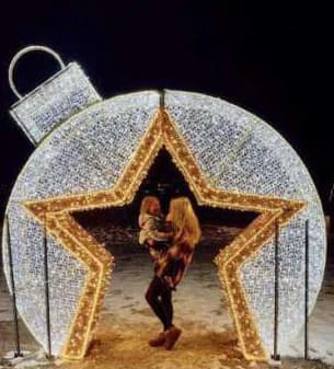 3D LED Ornament Arch with Star Frame, cool white and gold