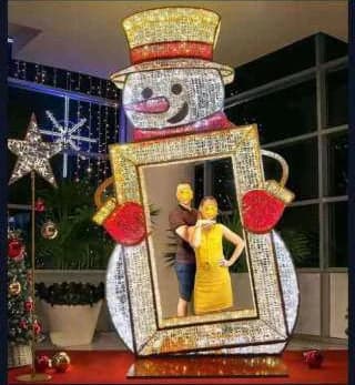 3D LED Snowman Photo Frame, gold and cool white and red