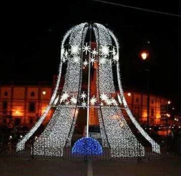 3D LED Walk-Through Bell Arch, cool white and blue